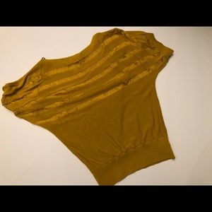 Yellow/Gold sweater